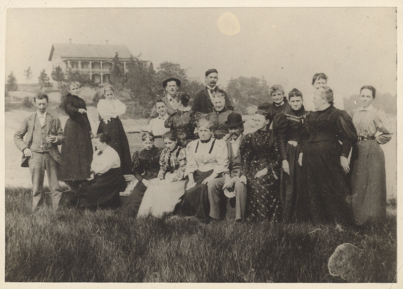 Ladies Auxiliary to Civil War Veterans, Relief Corps Picnic at Sachem's Head Hotel