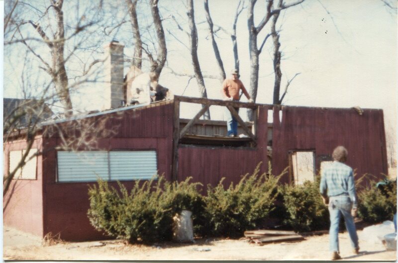 Vinnie's Lobster Pot building being dismantled