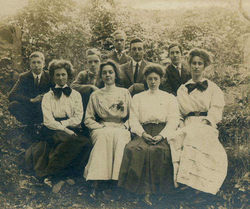 Members of the Guilford High School Class of 1910