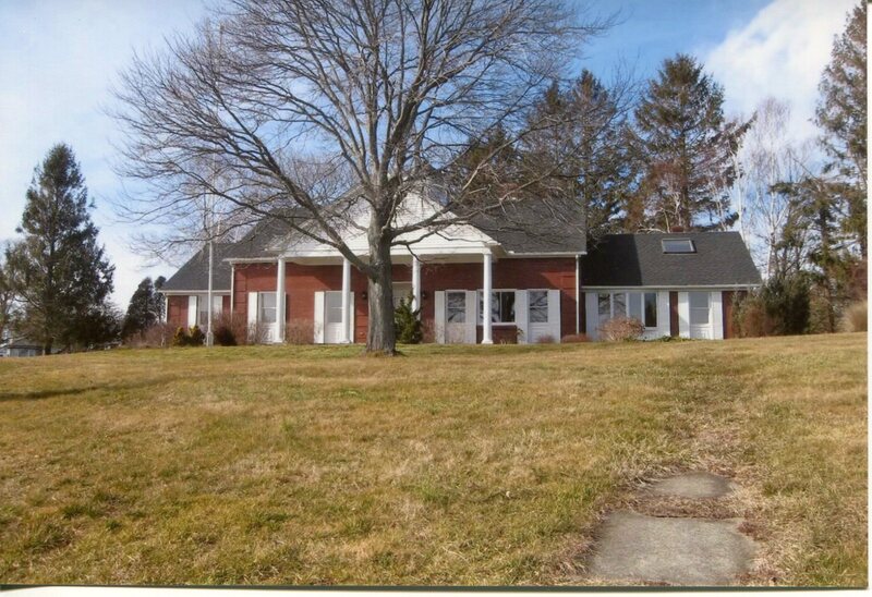125 Falcon Road before being razed