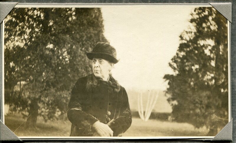 Mrs. Robert Davis