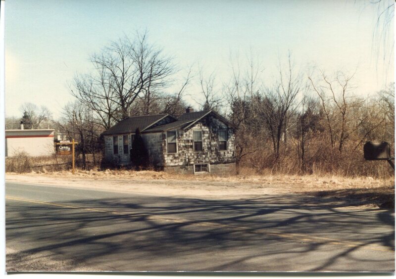 556 Boston Post Road building, south side west of intersection with Goose Lane, 1987