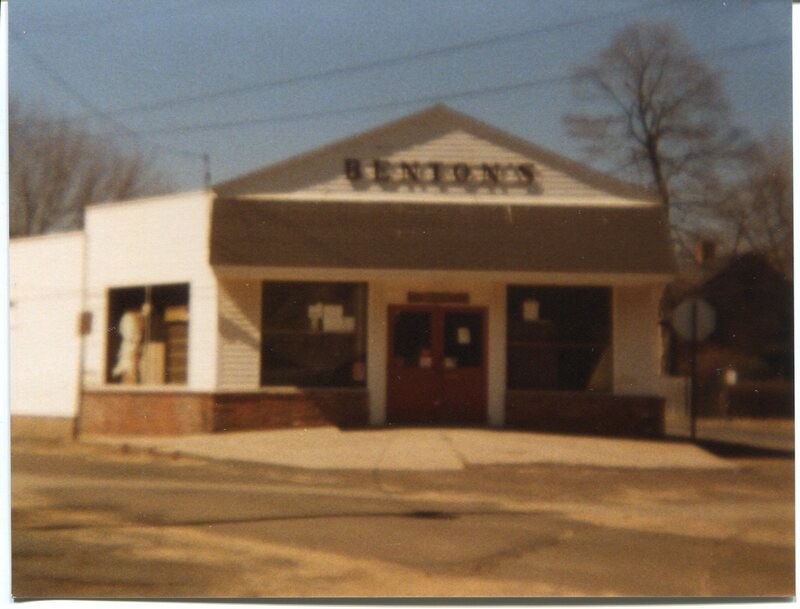 Benton's Market, Market Place, 1989