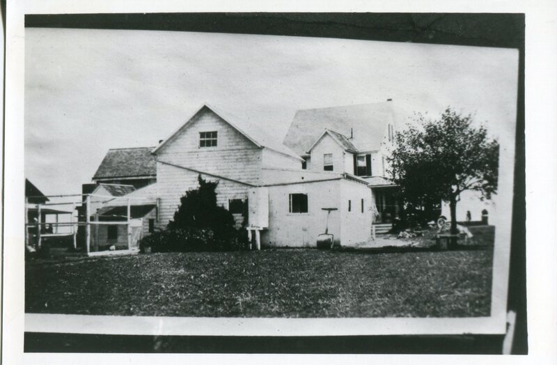 Backes Barn and Cottage Post 1914