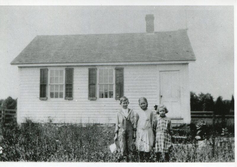 Clapboard Hill School, 1918