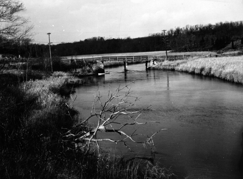 Howlett's Bridge, East River, 1941